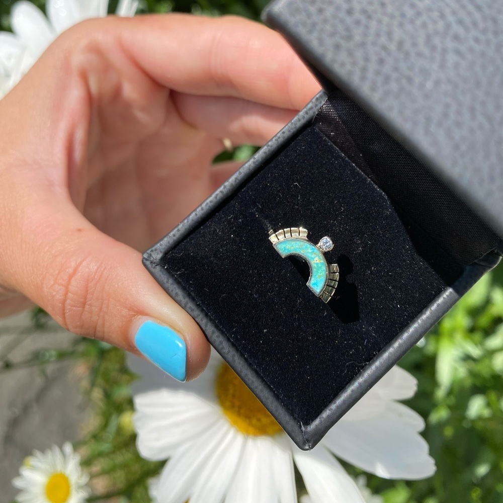 Young in The Mountains YITM Rising Sol Ring Crown